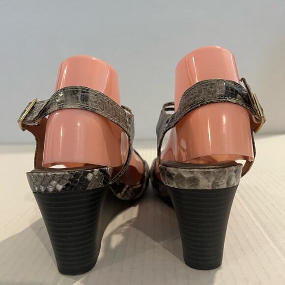 Clarks Star Gaze Wedge Heel Gray Black Snakeskin Strappy Bendable Sandals Sz 9 - Picture 5 of 10